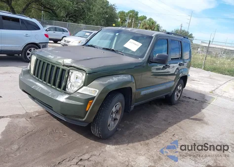 2008 Jeep Liberty Sport z USA, uszkodzony, nr VIN 1J8GP28K88W103616